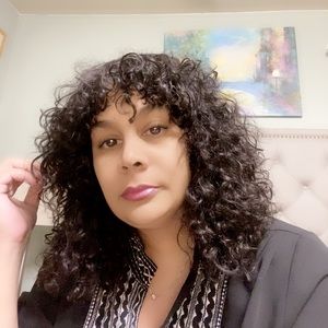 Meet your Posher, April